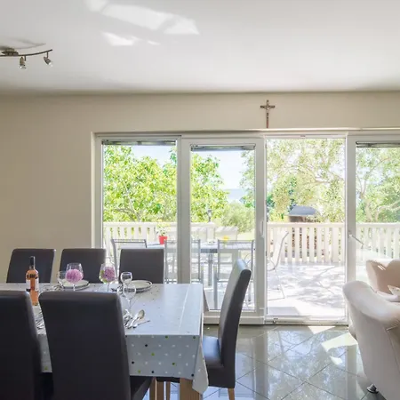 Tea By Interhome * Neviđane