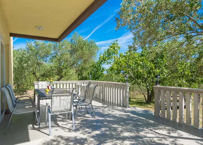 Semesterbostad Tea By Interhome Neviđane